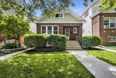 4BR House for Sale in Chicago, IL