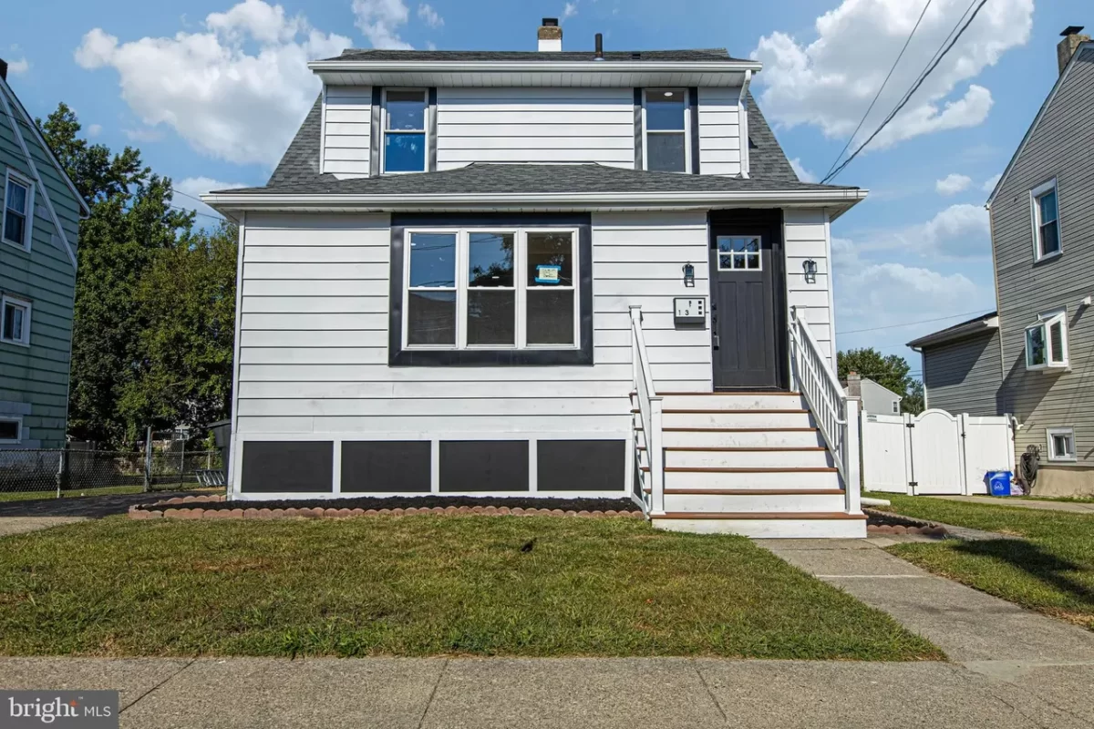 4BR House for Sale in Mount Ephraim, NJ