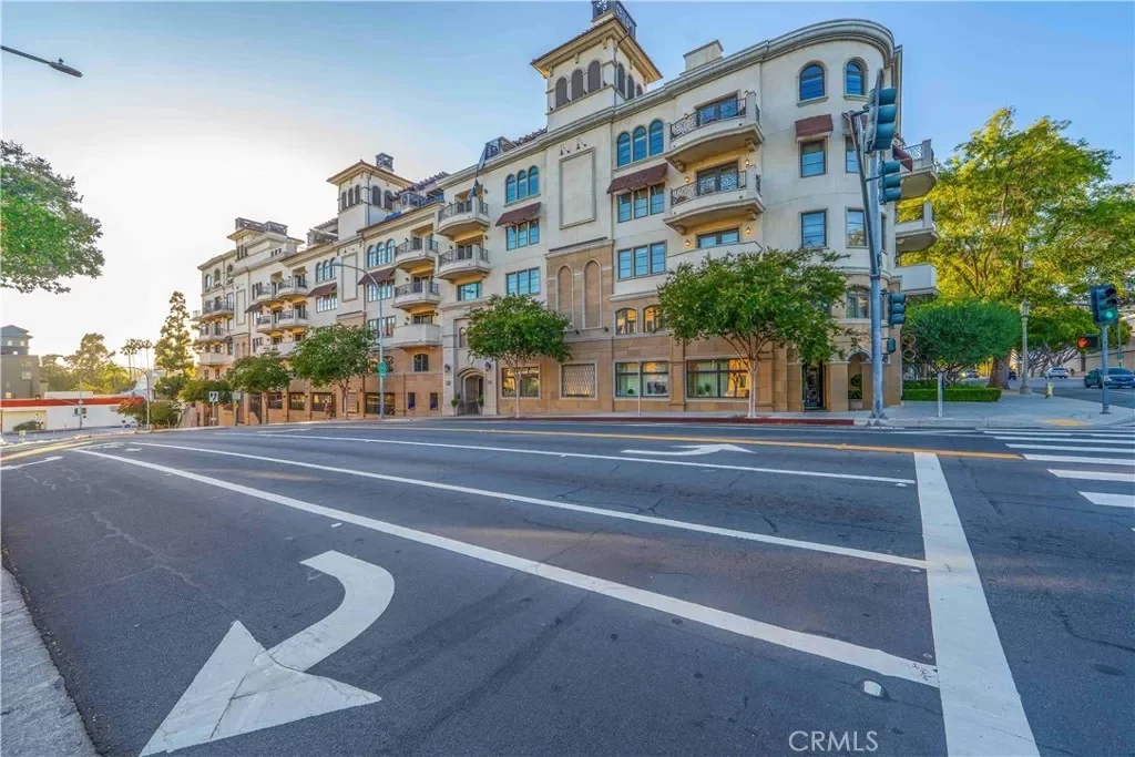 2BR Condo for Sale in Pasadena, CA