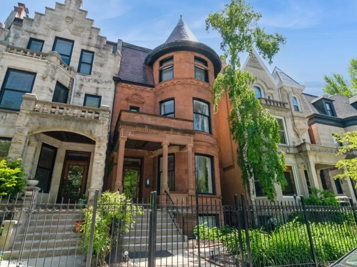 2BR House for Rent in Chicago, IL