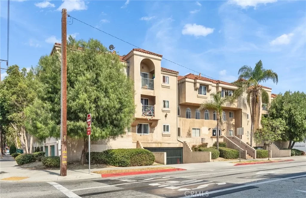 2BR Condo for Sale in Huntington Park, CA