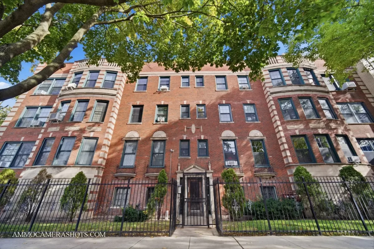 3BR Condo for Sale in Chicago, IL