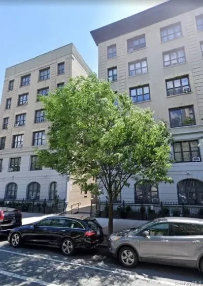 3BR Condo for Sale in New York, NY