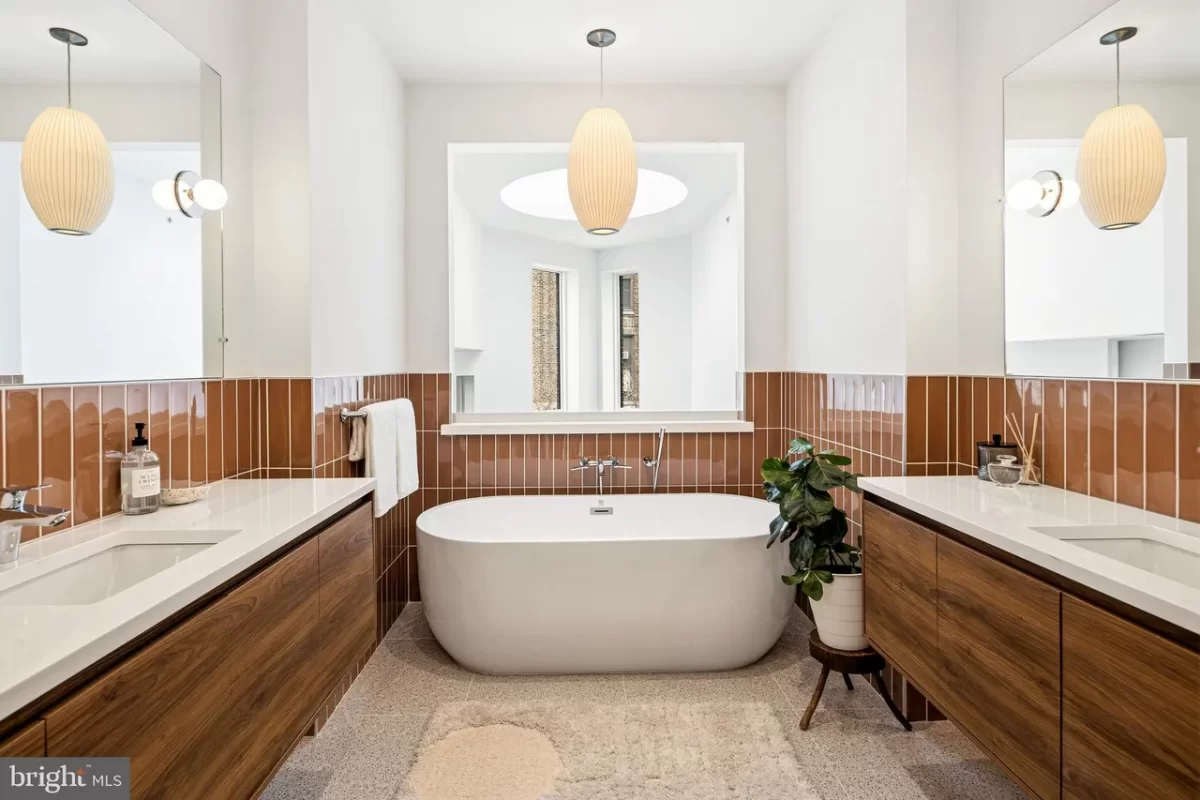 4BR Townhouse for Sale in Philadelphia, PA