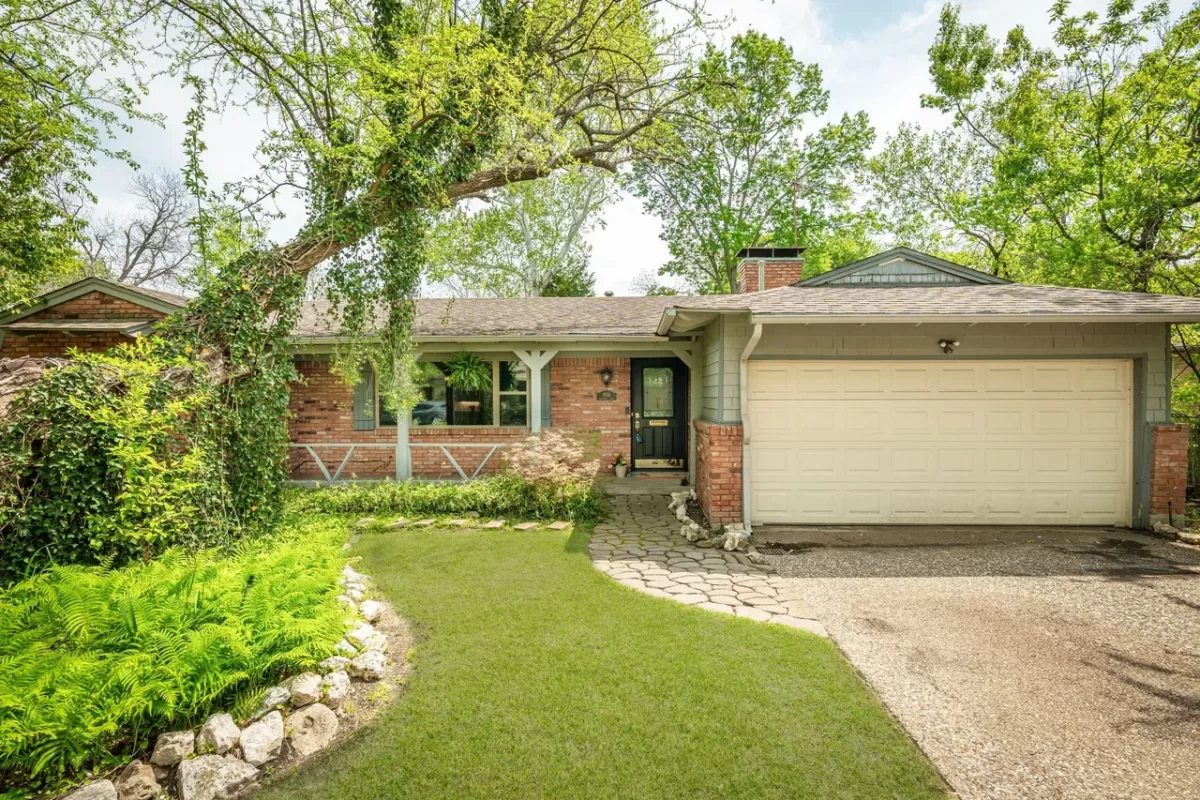 2BR House for Sale in Dallas, TX