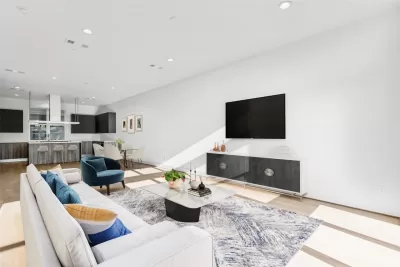 3BR Townhouse for Sale in Dallas, TX