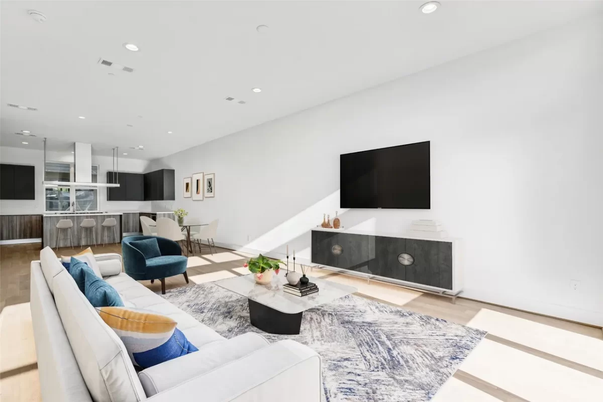 3BR Townhouse for Sale in Dallas, TX