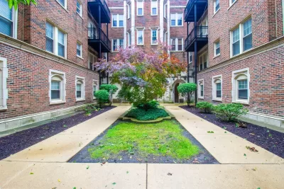 2BR Condo for Sale in Chicago, IL