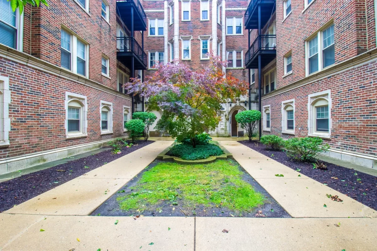 2BR Condo for Sale in Chicago, IL