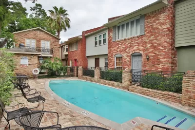 2BR Condo for Rent in Houston, TX