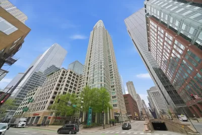2BR Condo for Sale in Chicago, IL
