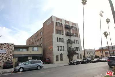 Condo for Rent in Los Angeles, CA