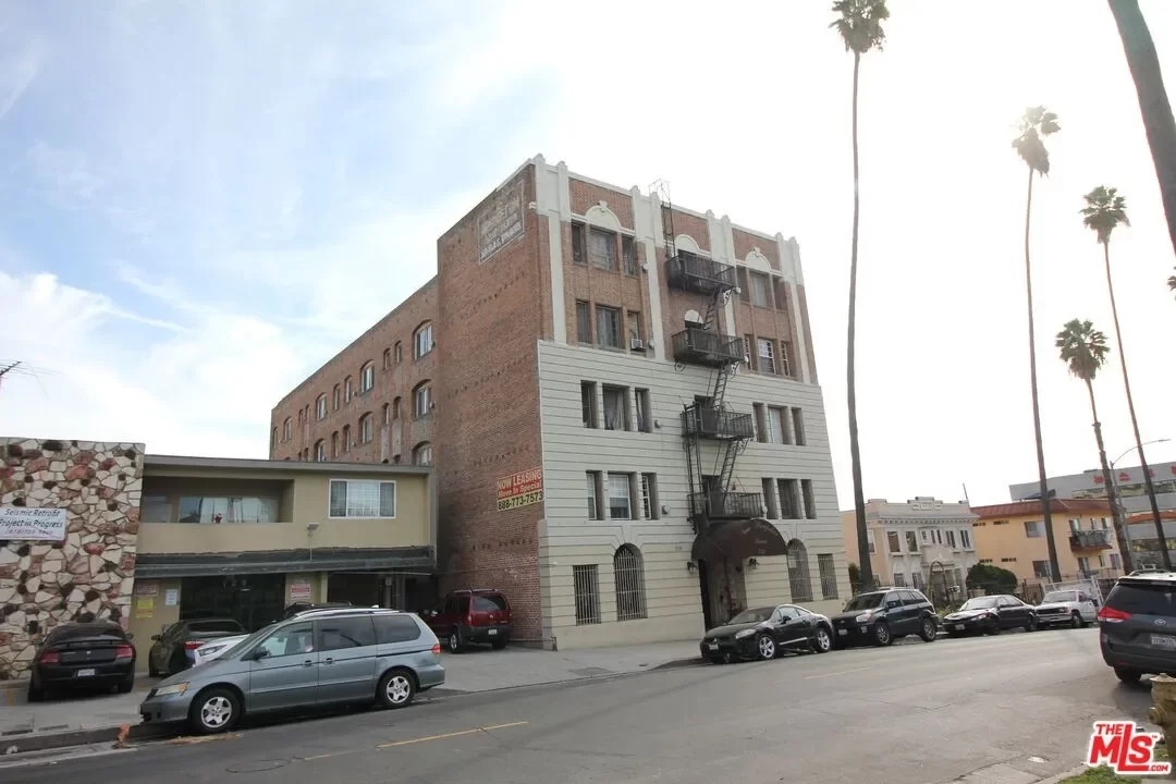 Condo for Rent in Los Angeles, CA