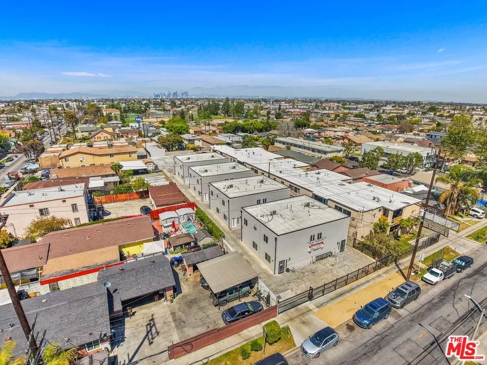 5BR Townhouse for Rent in Los Angeles, CA