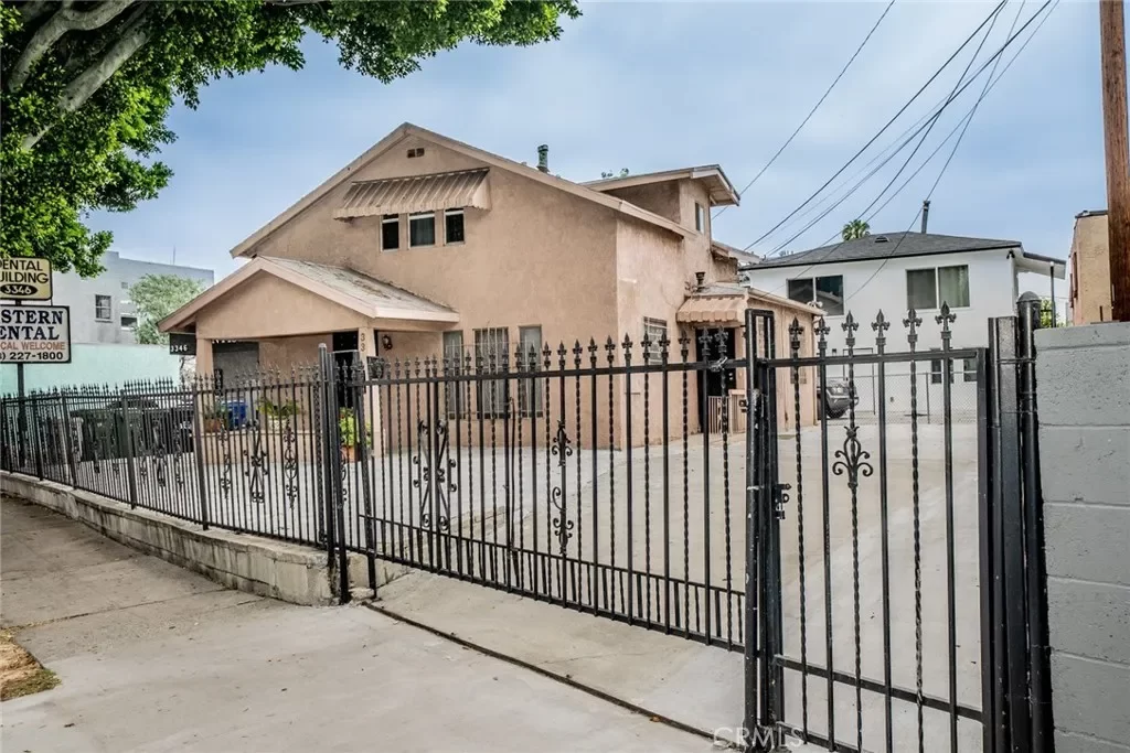 3BR House for Sale in Los Angeles, CA
