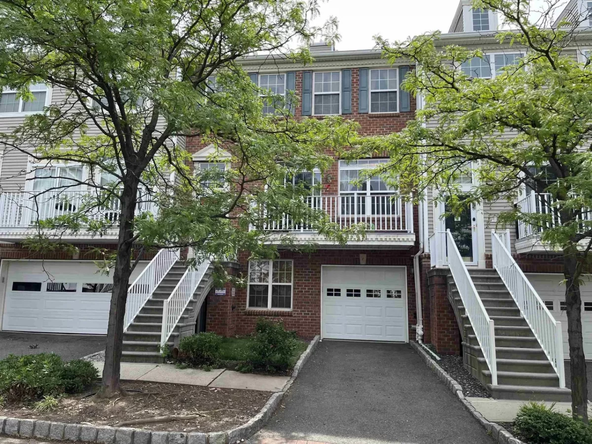 2BR Townhouse for Rent in Jersey City, NJ