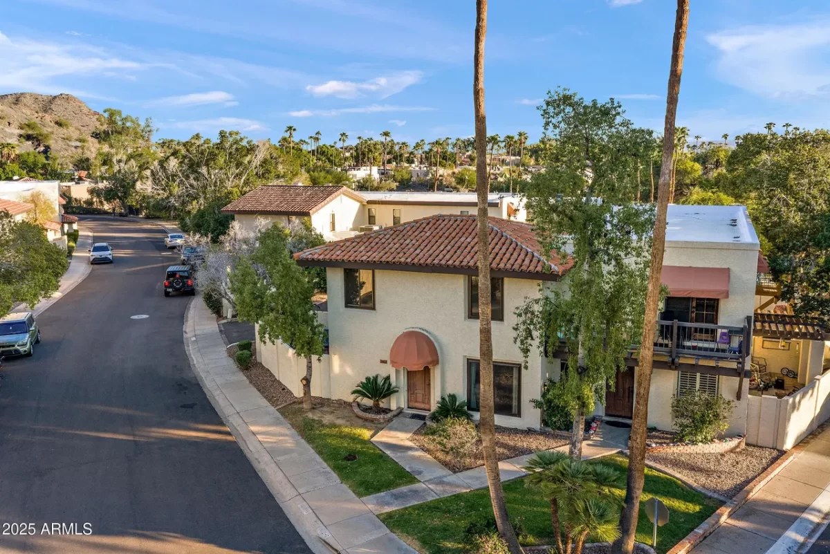 2BR Townhouse for Sale in Phoenix, AZ