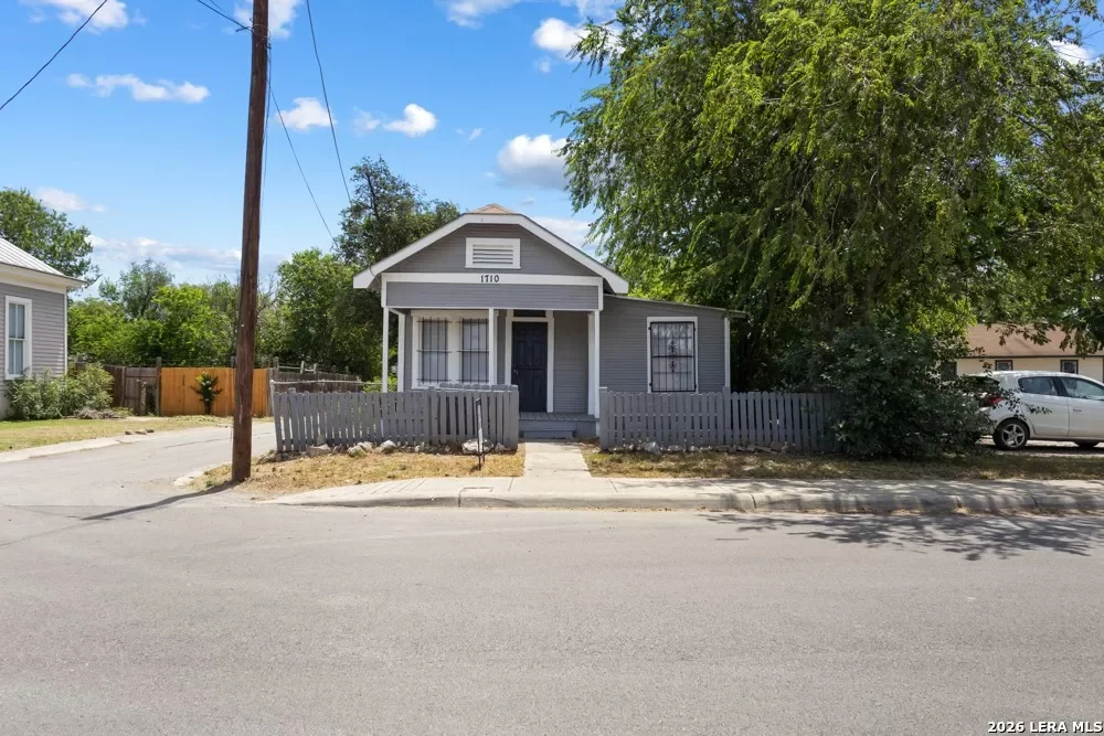 2BR House for Rent in San Antonio, TX