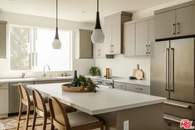 2BR House for Sale in Los Angeles, CA