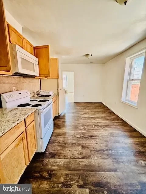 2BR Townhouse for Rent in Philadelphia, PA