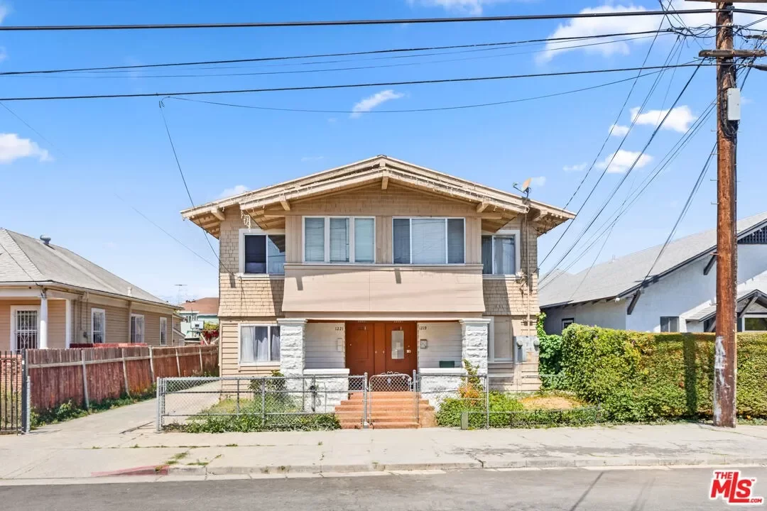 4BR Multi-Family for Sale in Los Angeles, CA