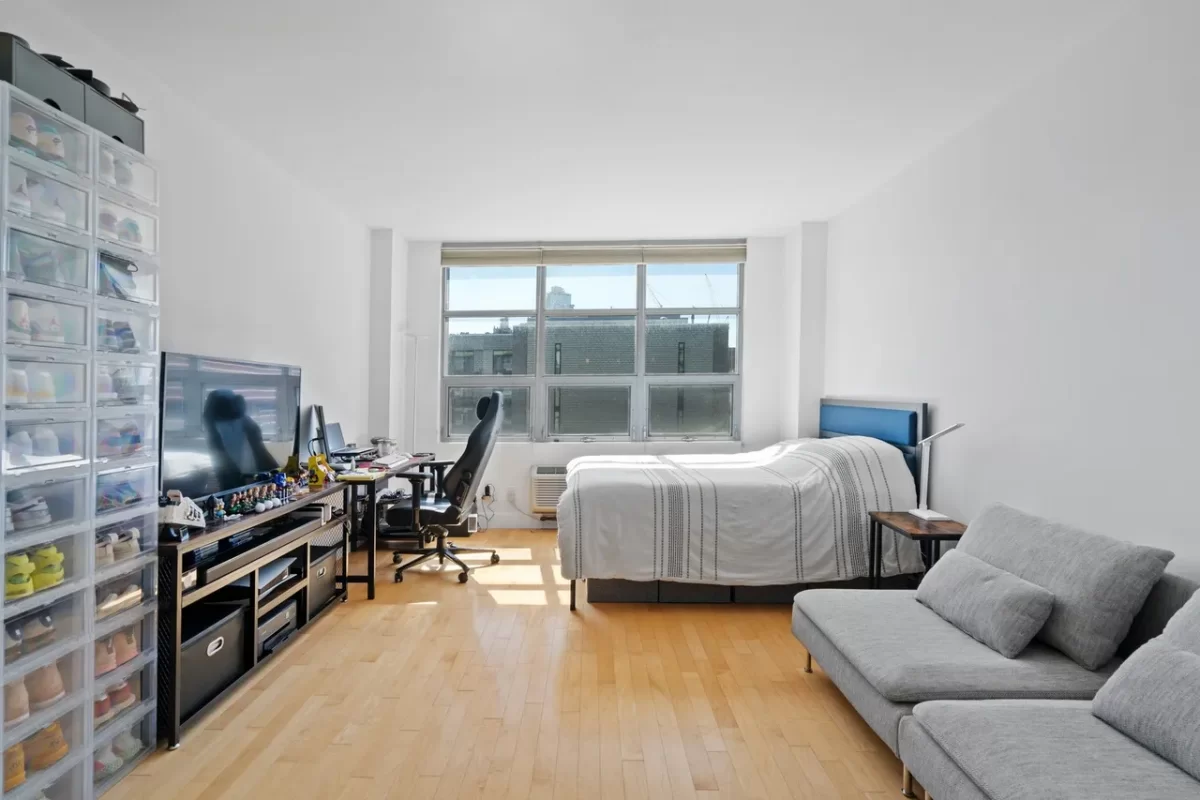 Condo for Sale in Queens, NY