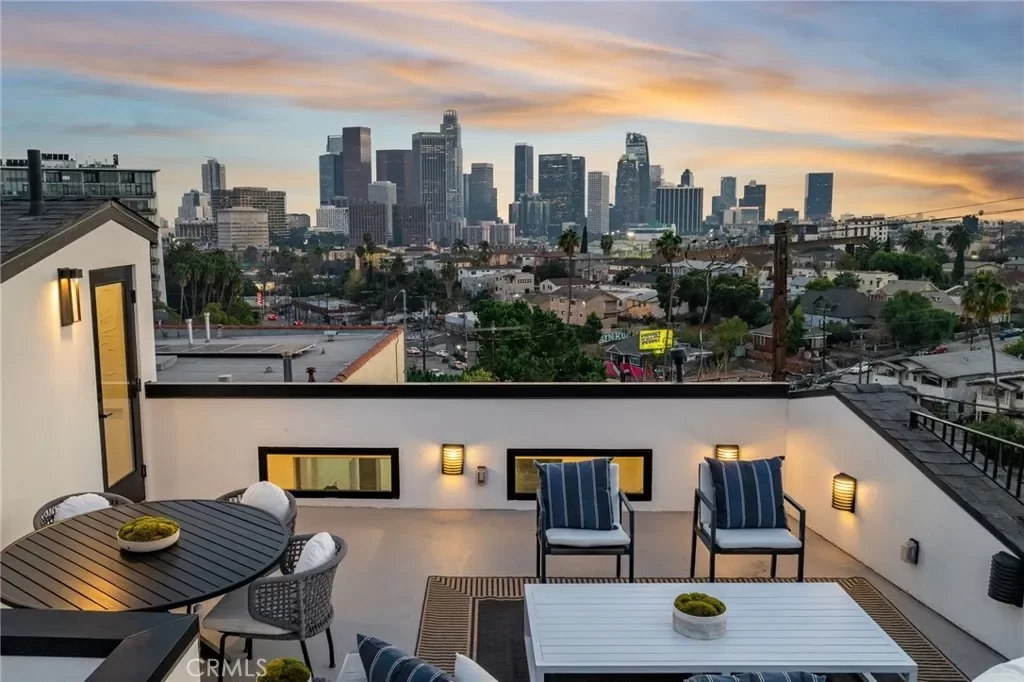 2BR House for Sale in Los Angeles, CA