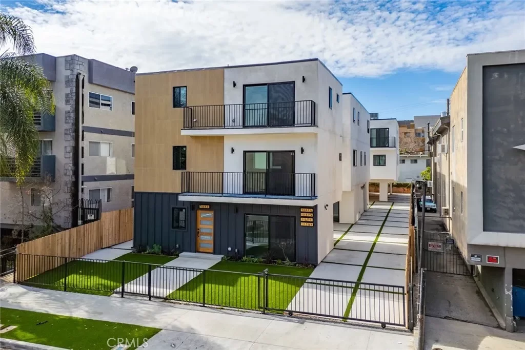 4BR House for Rent in Los Angeles, CA