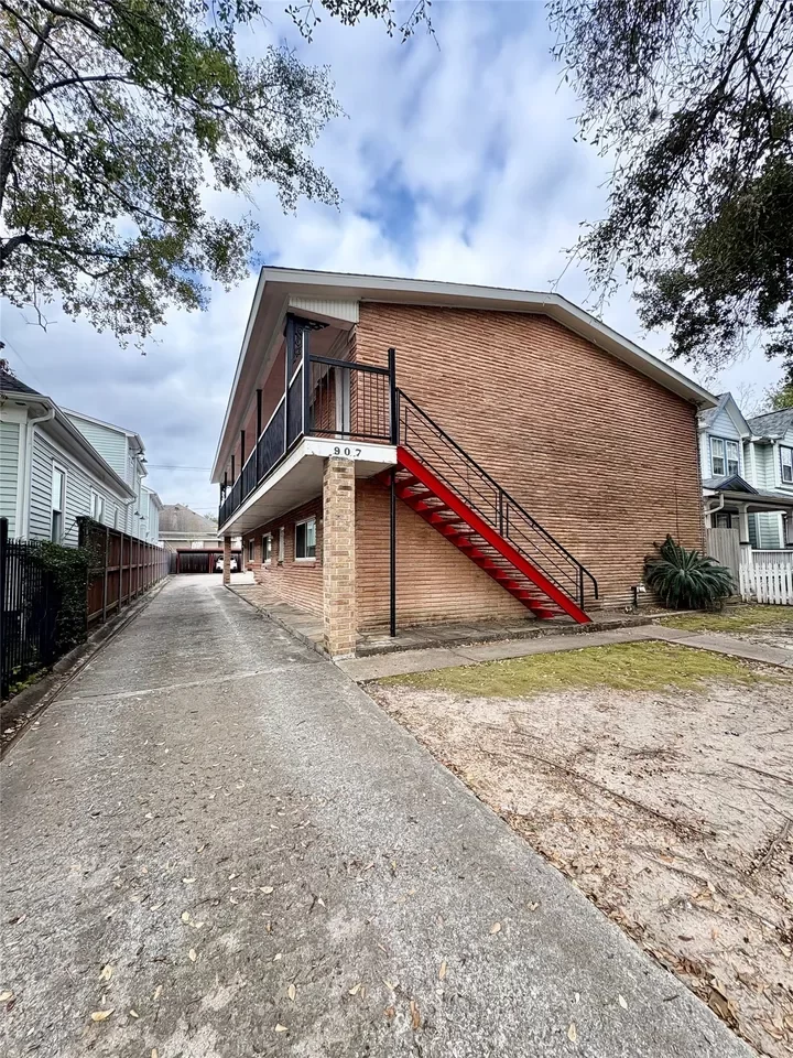 2BR Multi-Family for Sale in Houston, TX