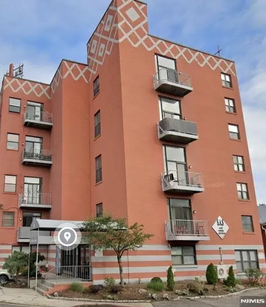 2BR Apartment for Rent in Edgewater, NJ