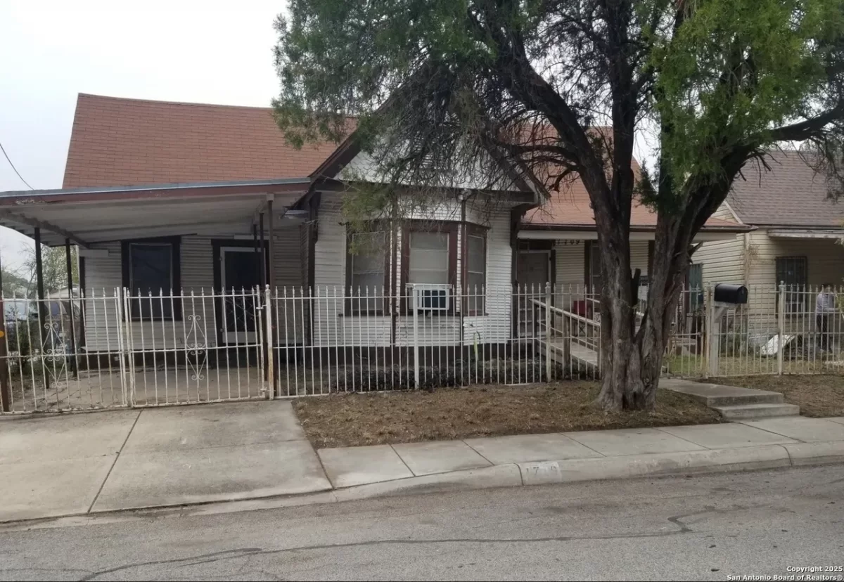 4BR House for Sale in San Antonio, TX
