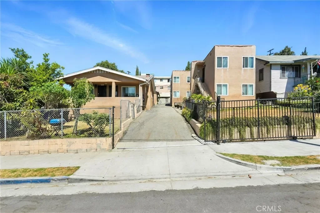 9BR Multi-Family for Sale in Los Angeles, CA
