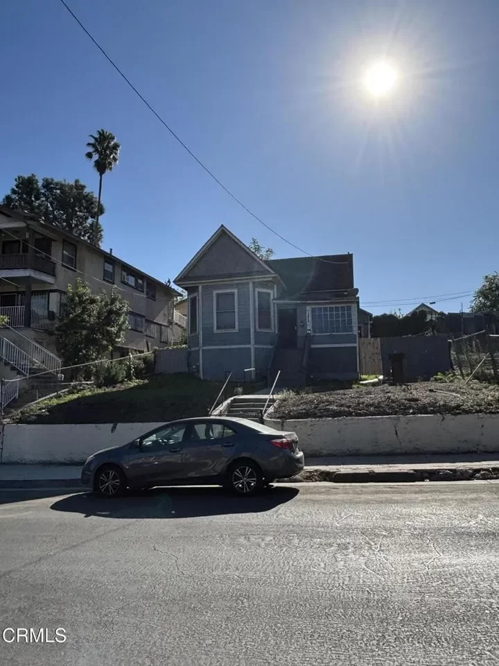 2BR House for Sale in Los Angeles, CA