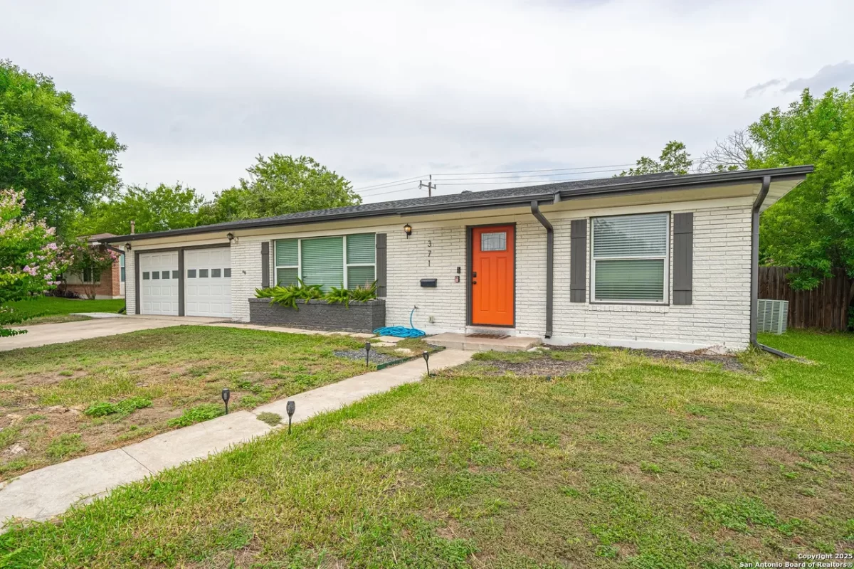 3BR House for Sale in San Antonio, TX