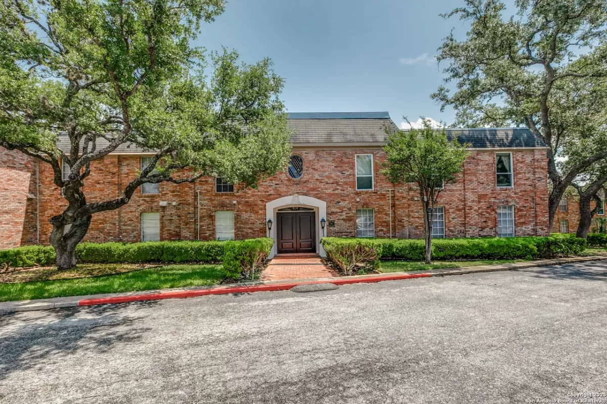 2BR House for Sale in San Antonio, TX