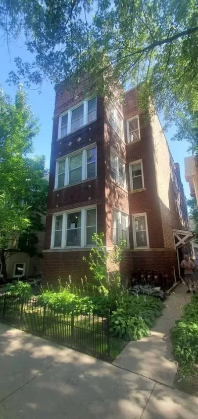3BR House for Rent in Chicago, IL