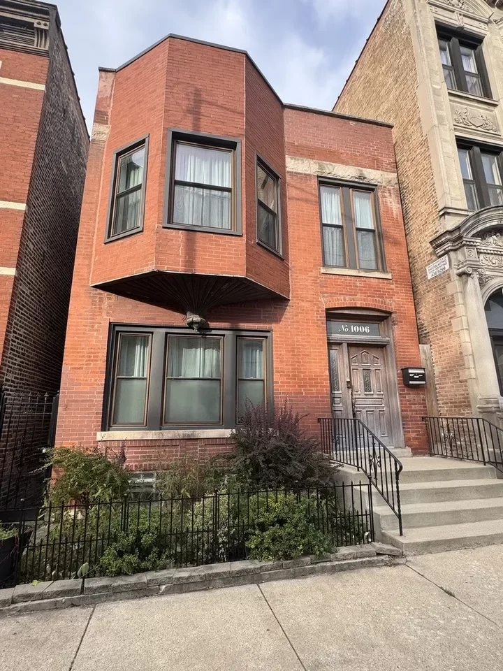 2BR House for Rent in Chicago, IL