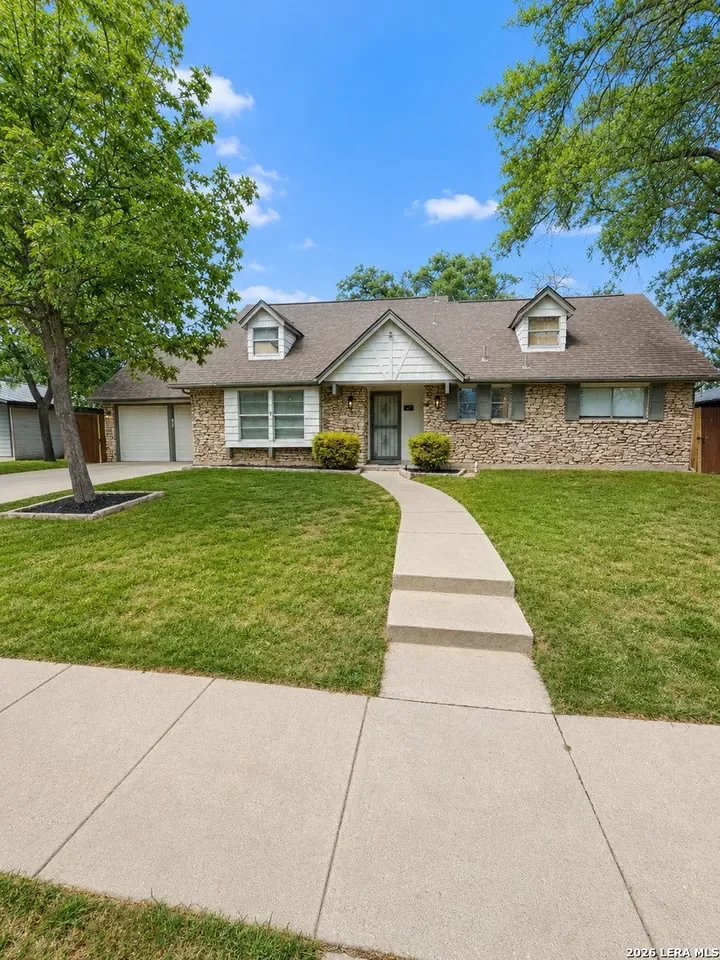 5BR House for Sale in San Antonio, TX