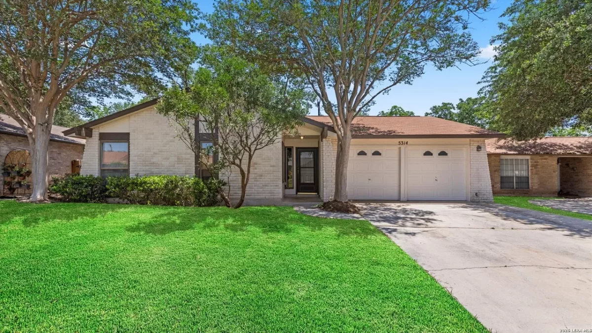3BR House for Sale in Kirby, TX