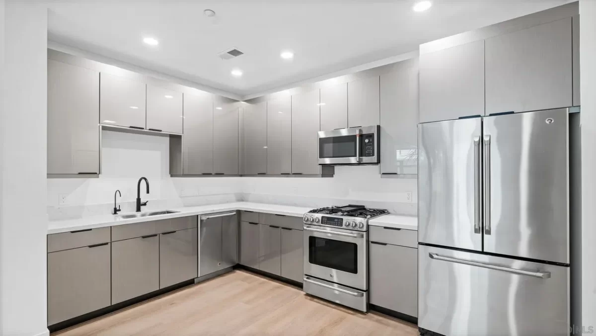 2BR Condo for Sale in San Diego, CA