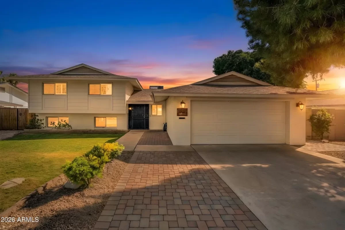4BR House for Sale in Phoenix, AZ