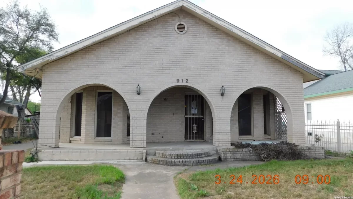 2BR House for Sale in San Antonio, TX