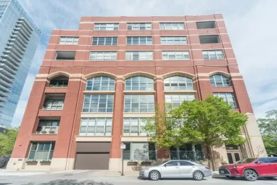2BR Condo for Sale in Chicago, IL