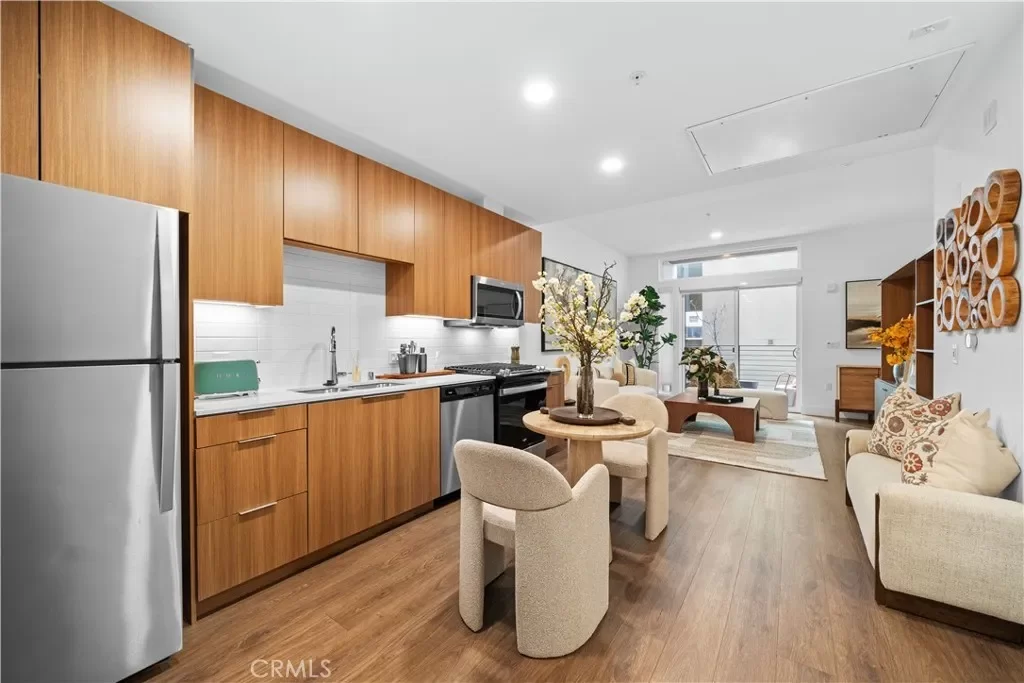 Condo for Sale in Pasadena, CA