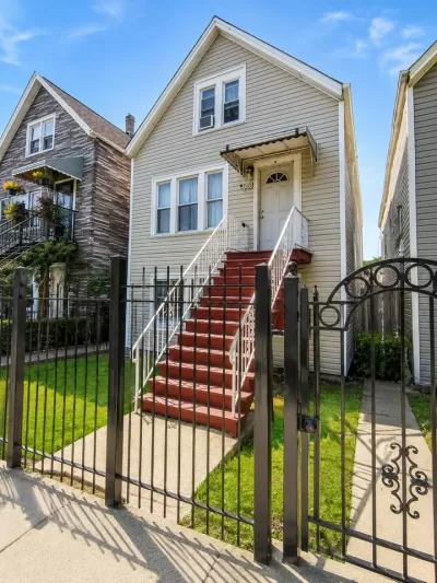 7BR Multi-Family for Sale in Chicago, IL