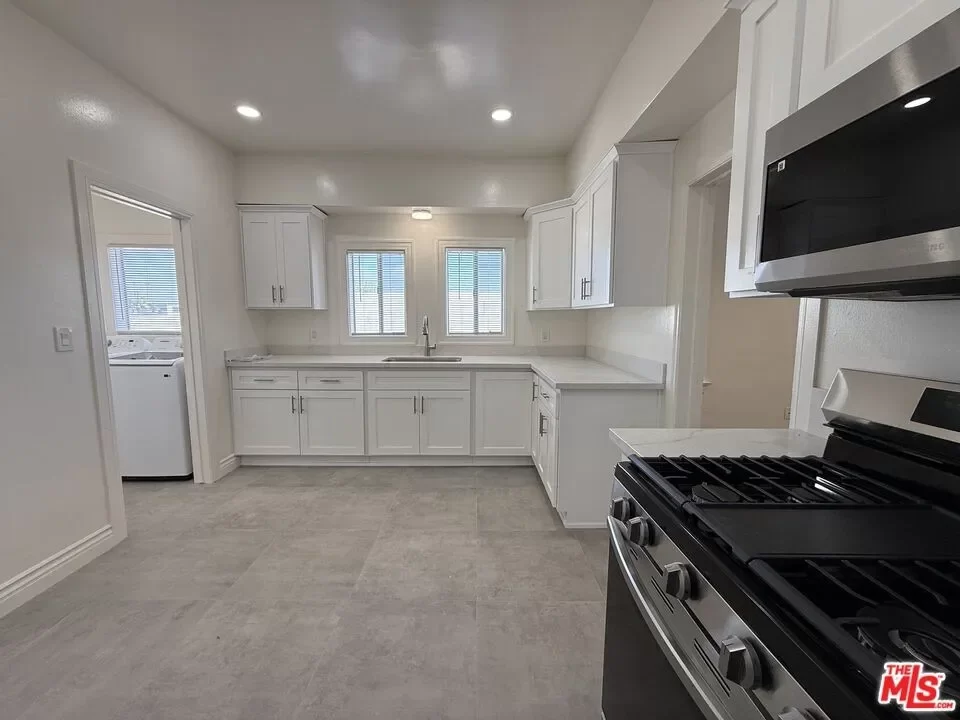 2BR Condo for Rent in Los Angeles, CA