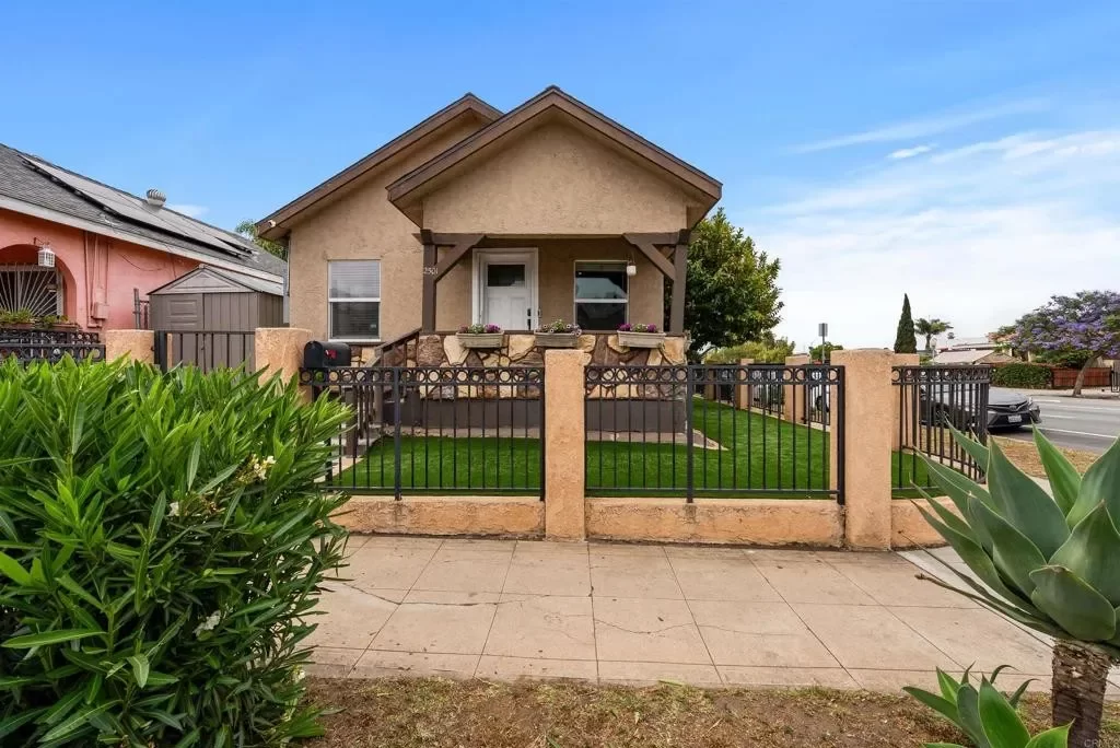 2BR House for Sale in San Diego, CA