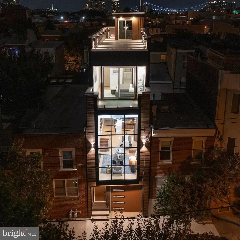 4BR Townhouse for Sale in Philadelphia, PA