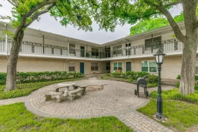 2BR Condo for Rent in Dallas, TX