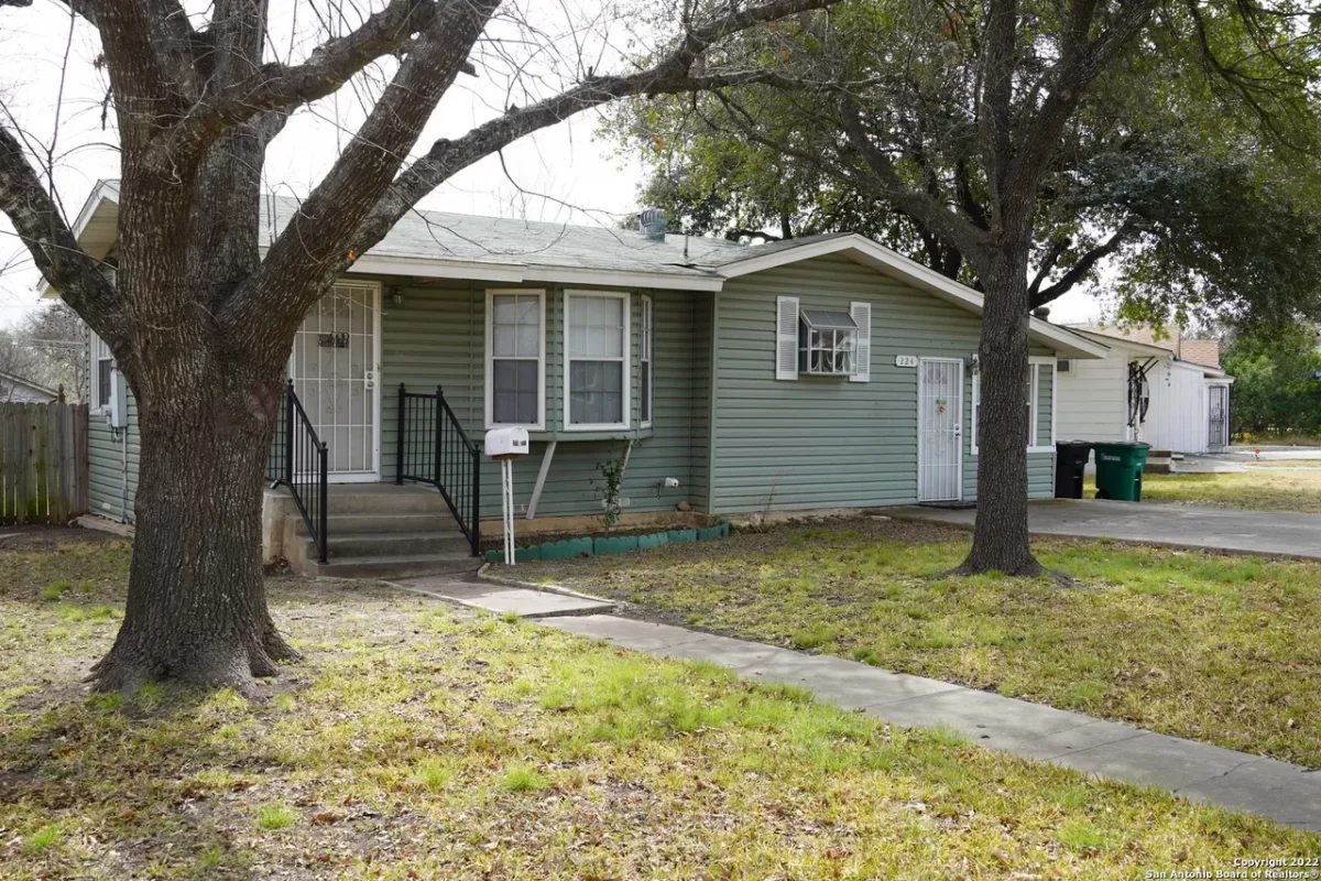 2BR House for Rent in San Antonio, TX
